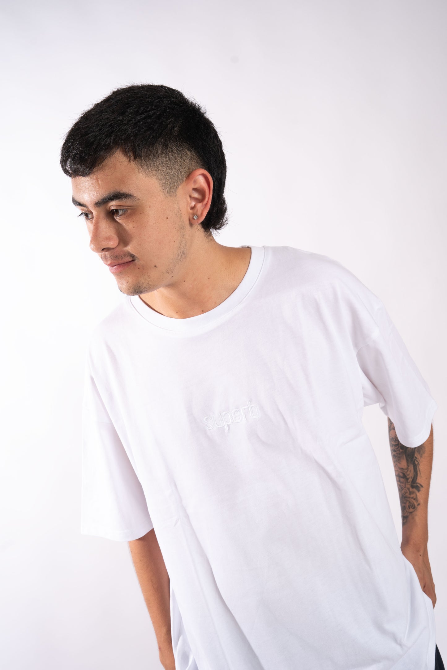 Camiseta Essential White