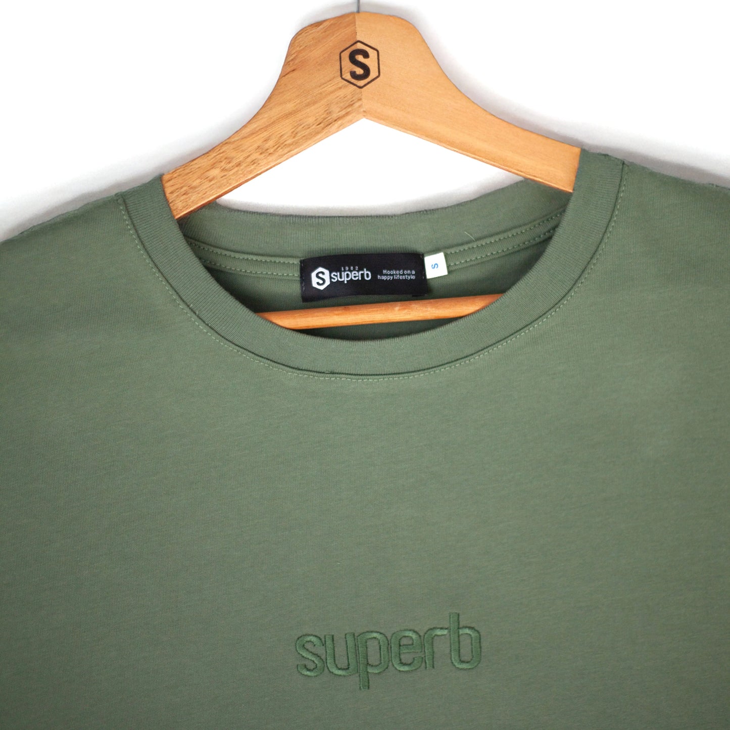 Camiseta Essential Army