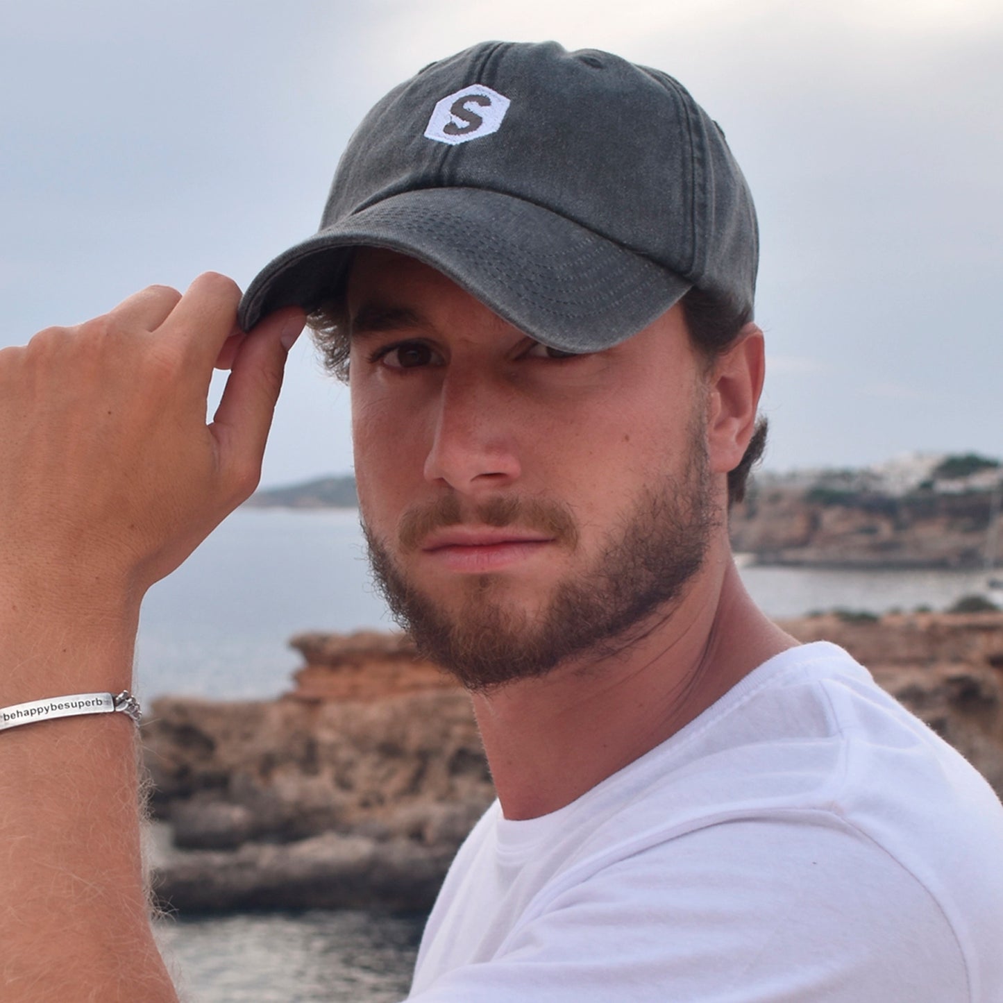 Superb Vintage Light Gray Cap