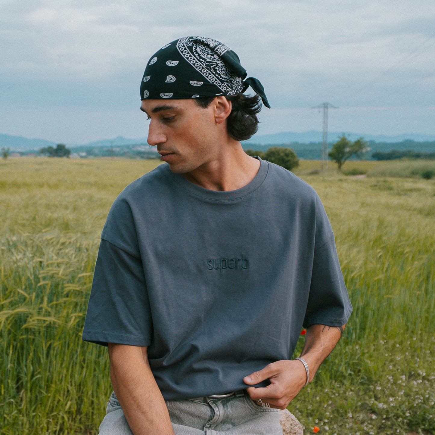 Camiseta Essential Gunmetal