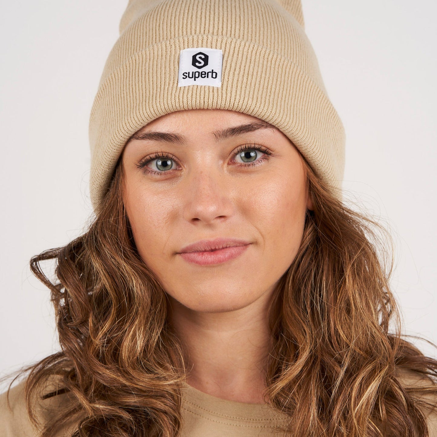 Gorro SuperbTag Crema