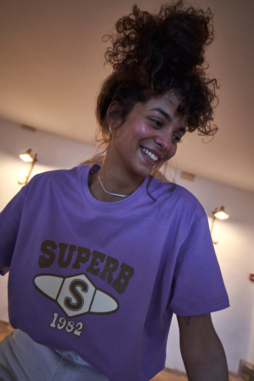 Camiseta University Lila