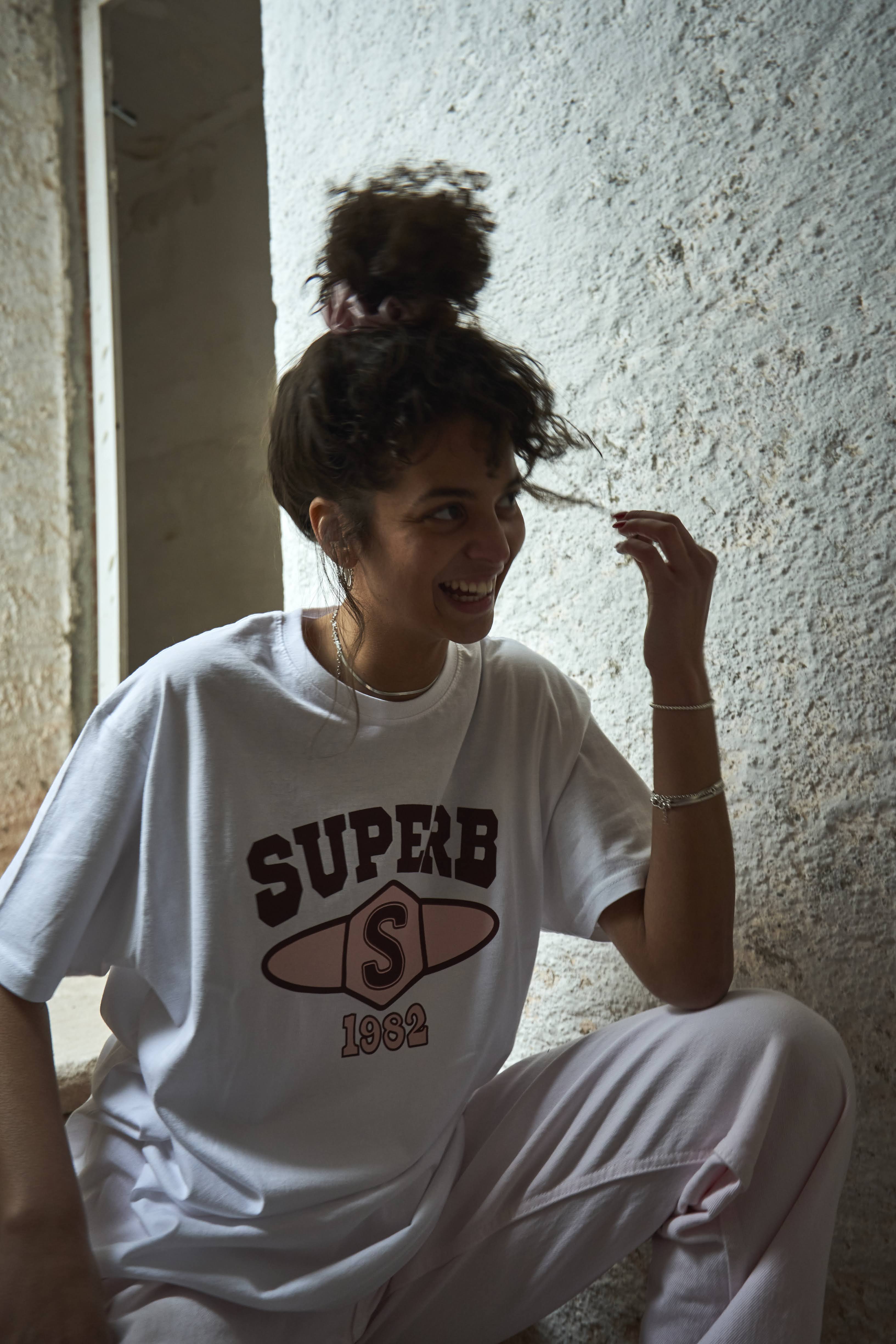 Camiseta University Blanca