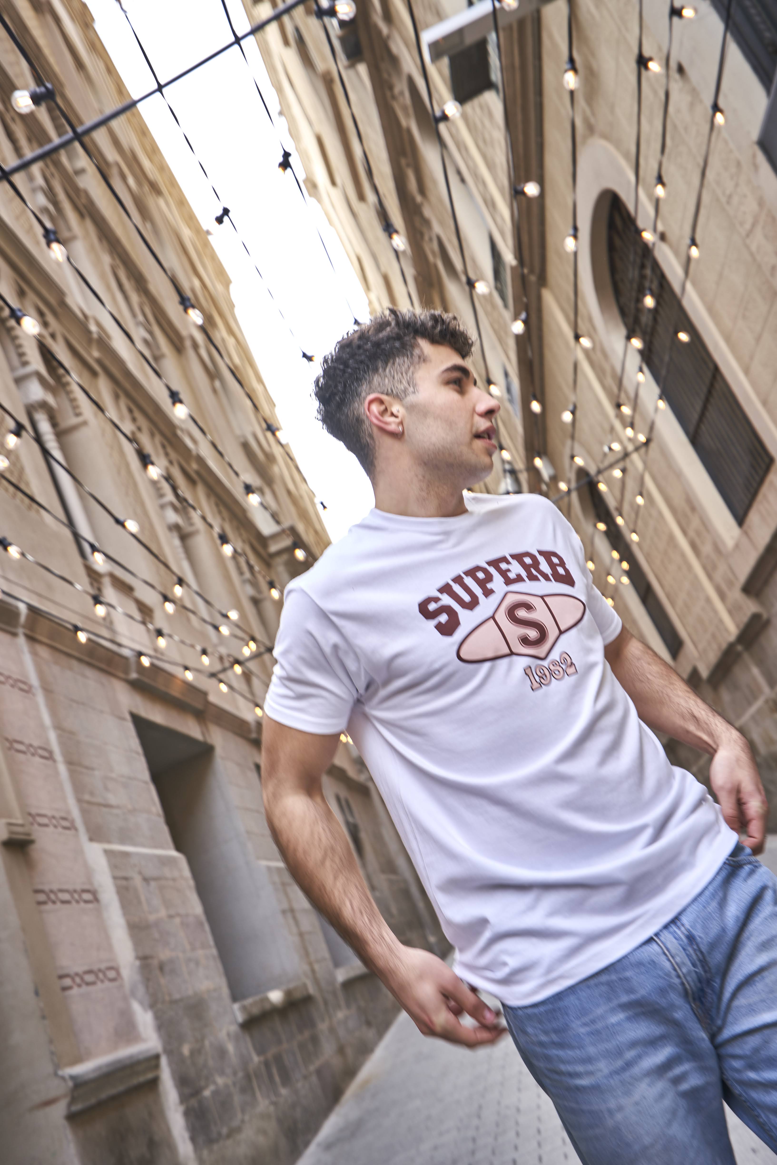 Camiseta University Blanca