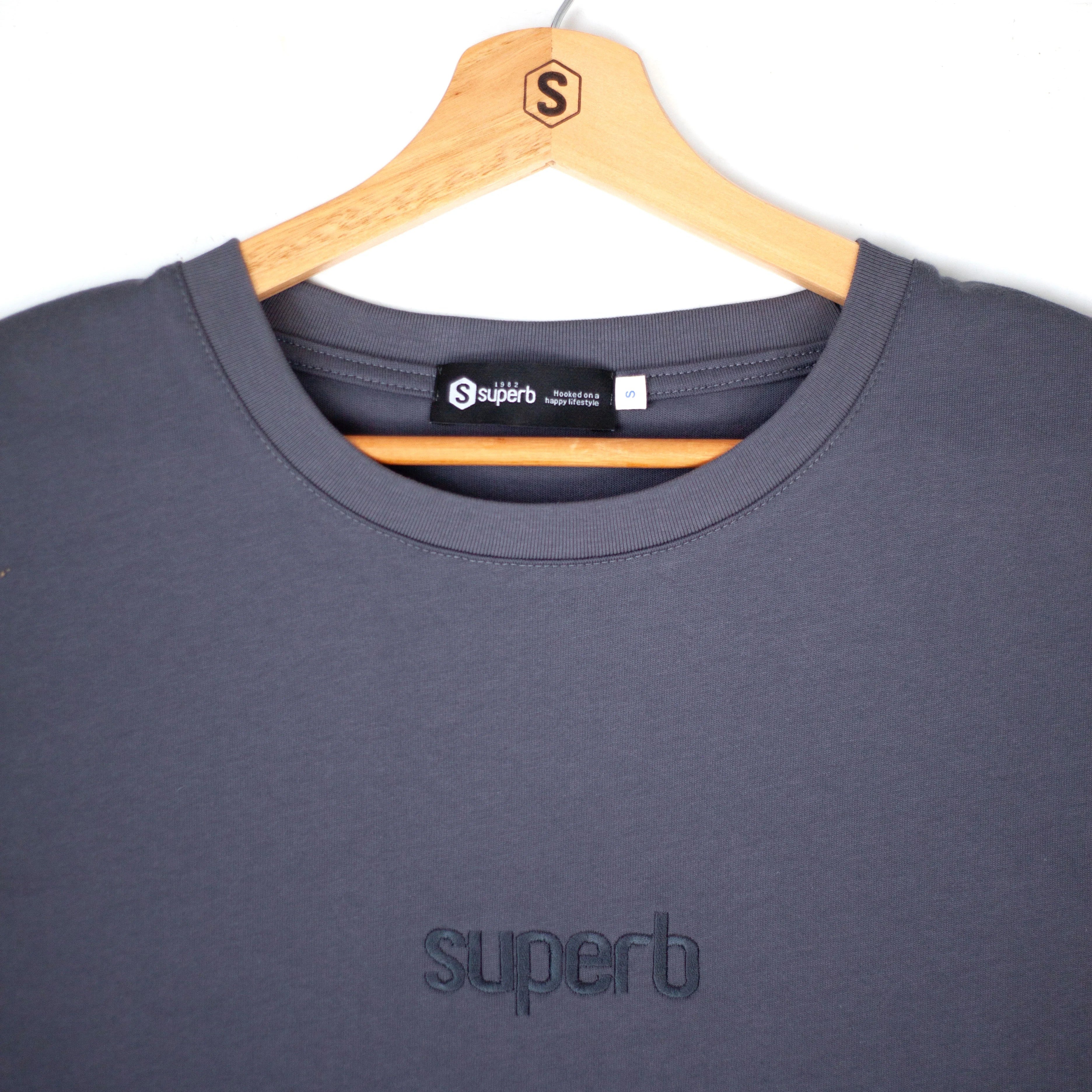 Camiseta Essential Gunmetal