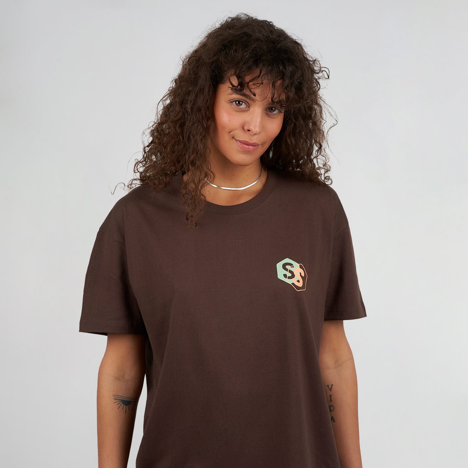 Camiseta Born To Be Superb Chocolate