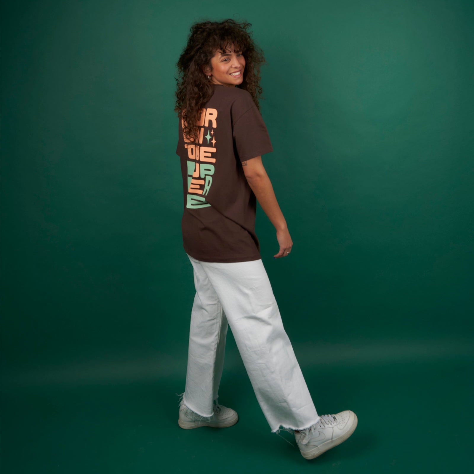 Camiseta Born To Be Superb Chocolate