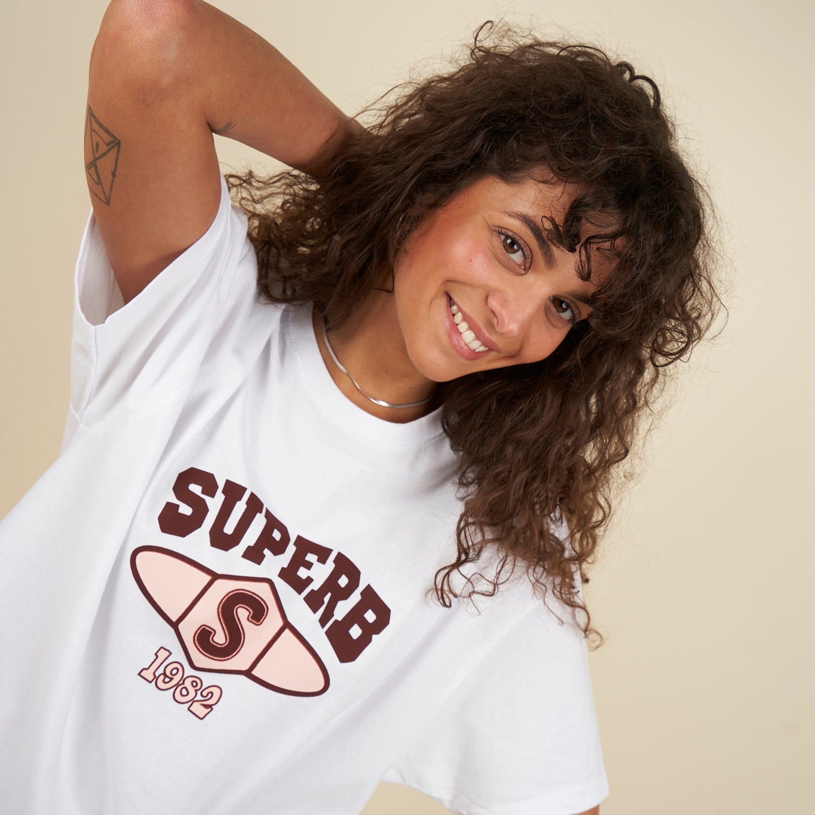 Camiseta University Blanca